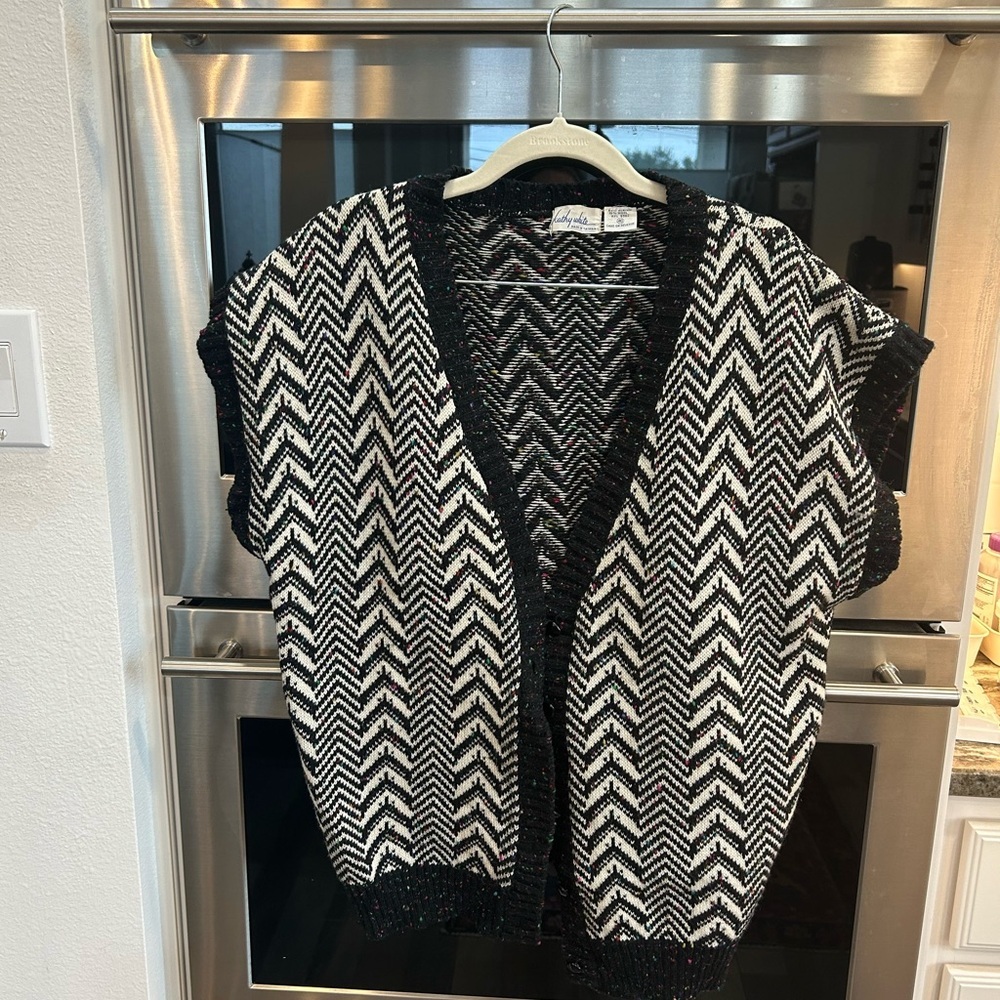 Vintage Kathy white Chevron Cardigan size 40 GUC 80’s electric grandpa 80’s